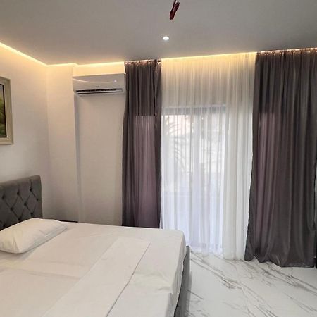 Lezet Hotel Sarande Bagian luar foto