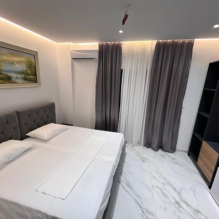 Lezet Hotel Sarande Bagian luar foto