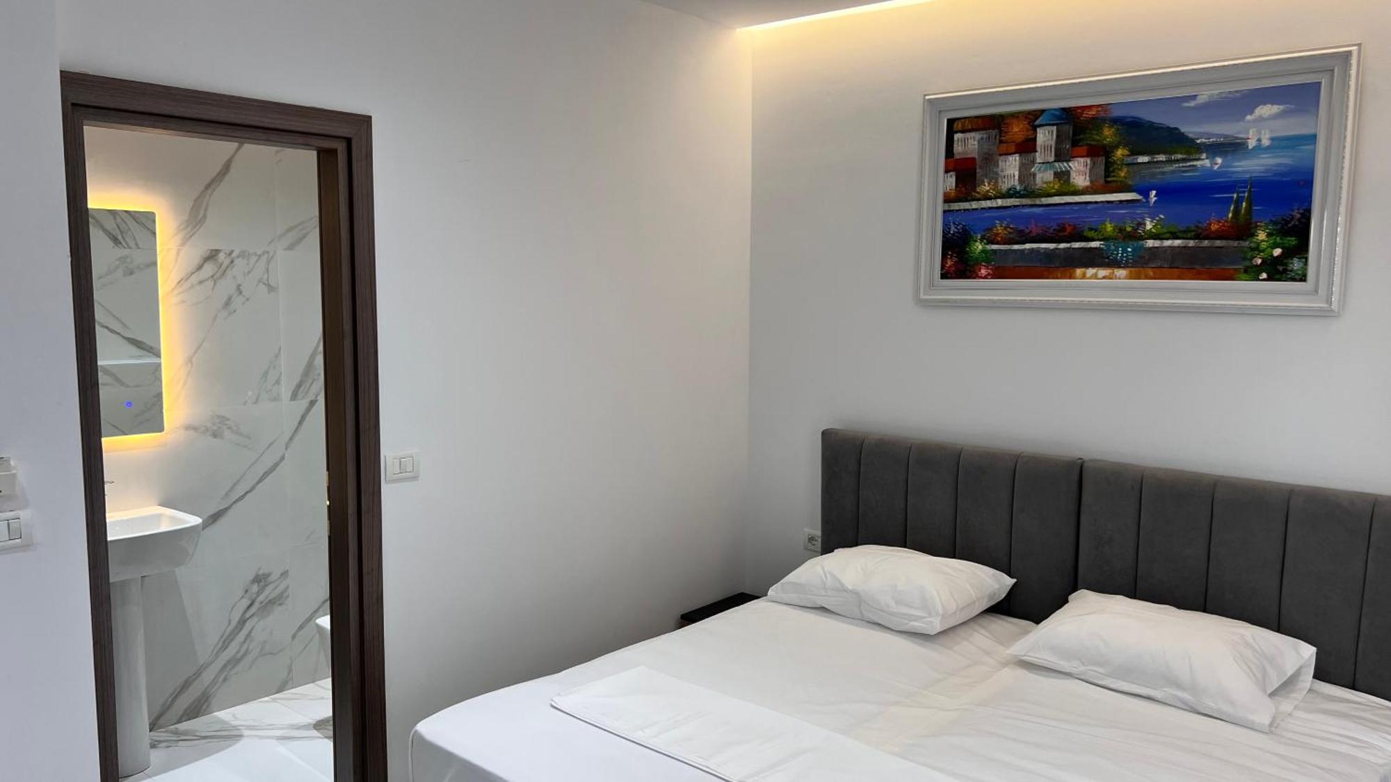Lezet Hotel Sarande Bagian luar foto