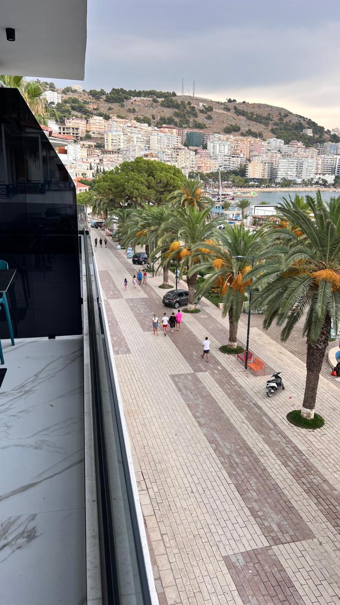 Lezet Hotel Sarande Bagian luar foto